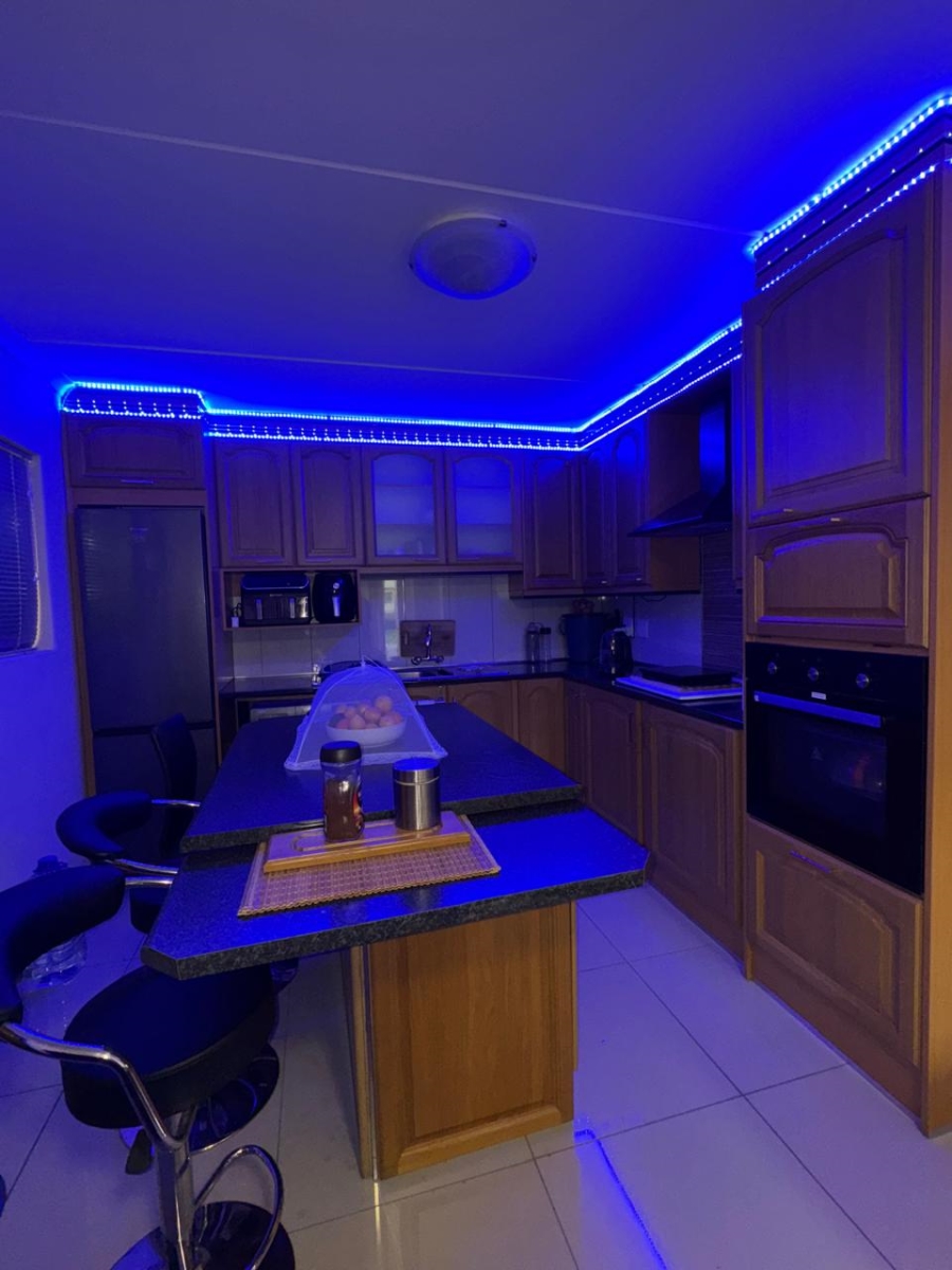 2 Bedroom Property for Sale in Guldenland Western Cape